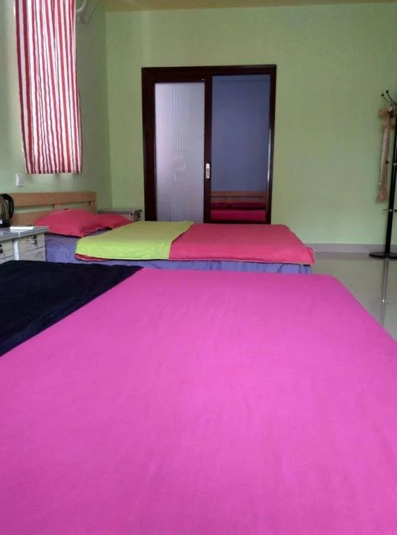 Huofenghuang Hostel
