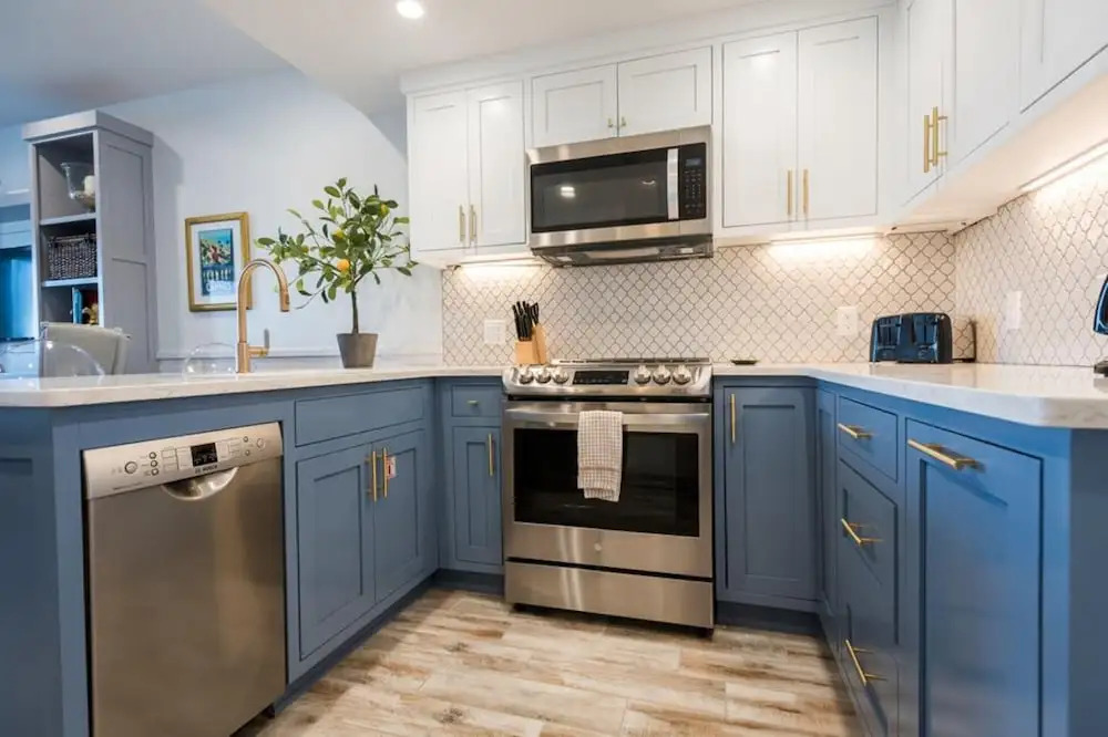 Tresor de la Mer 25 Central Square Unit 304 By Dune Vacation Rentals