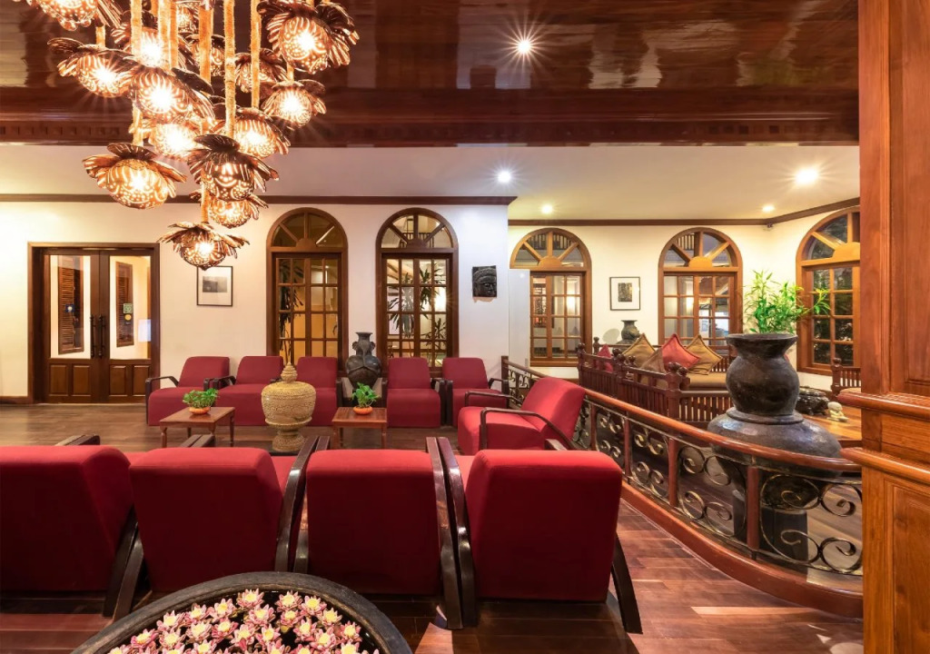 The Suite By Royal Crown Hotel
