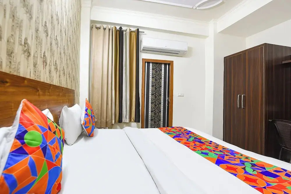 Fabhotel Divine