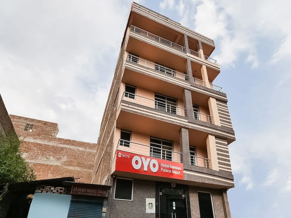 OYO 16170 Bansiya Palace