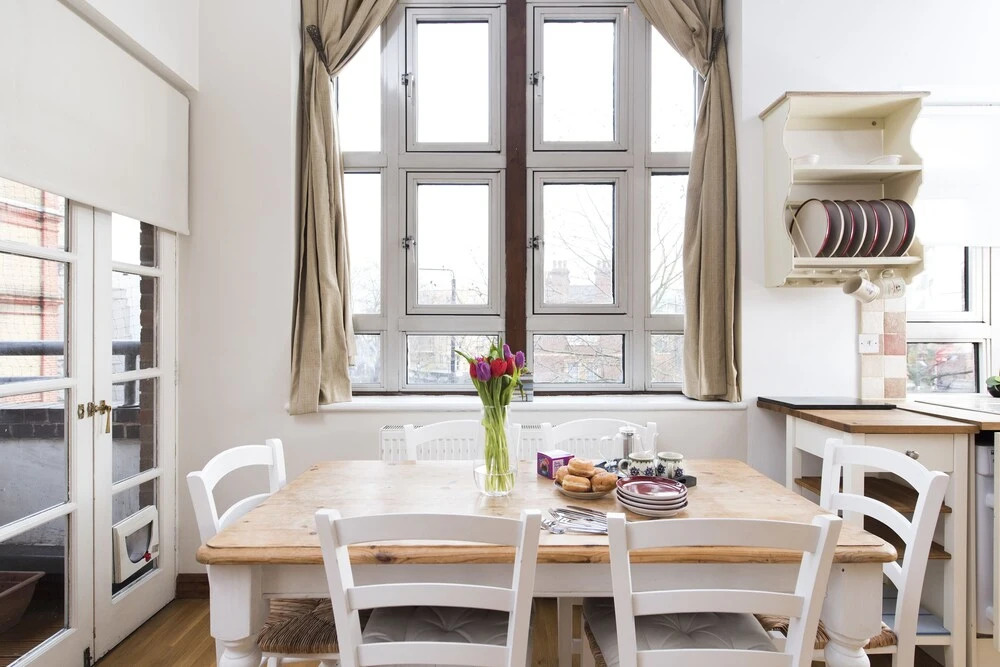 Stylish and Quirky 2BR Maisonette in Fulham