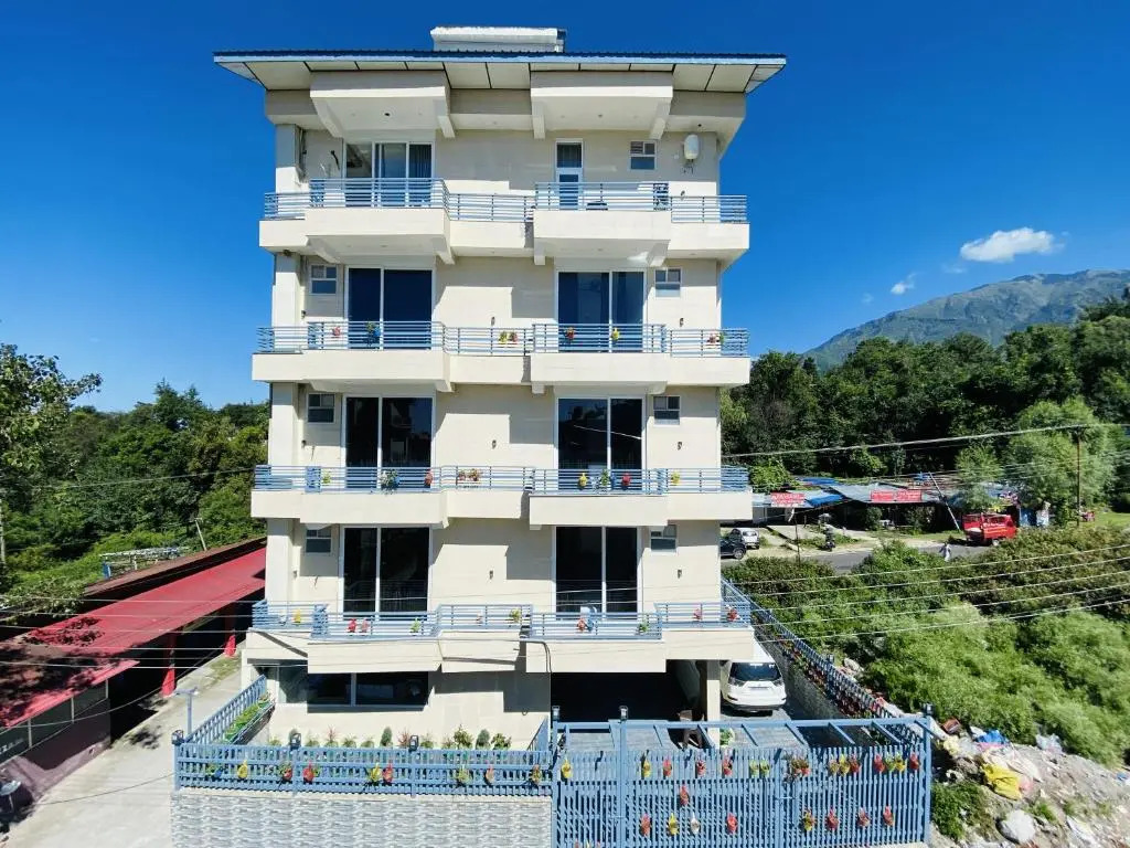 Luxury Low Cost Rooms Dharamsala Lift Wifi 5G
