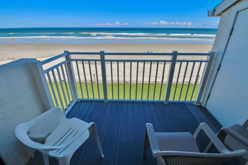 Colony Beach Club 225