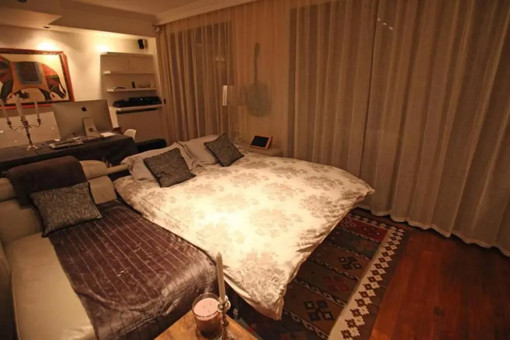 George Apartment in Neuilly