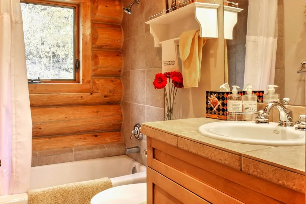 7 Mi to Granby Ranch: Secluded Cabin w/ Mtn Views!