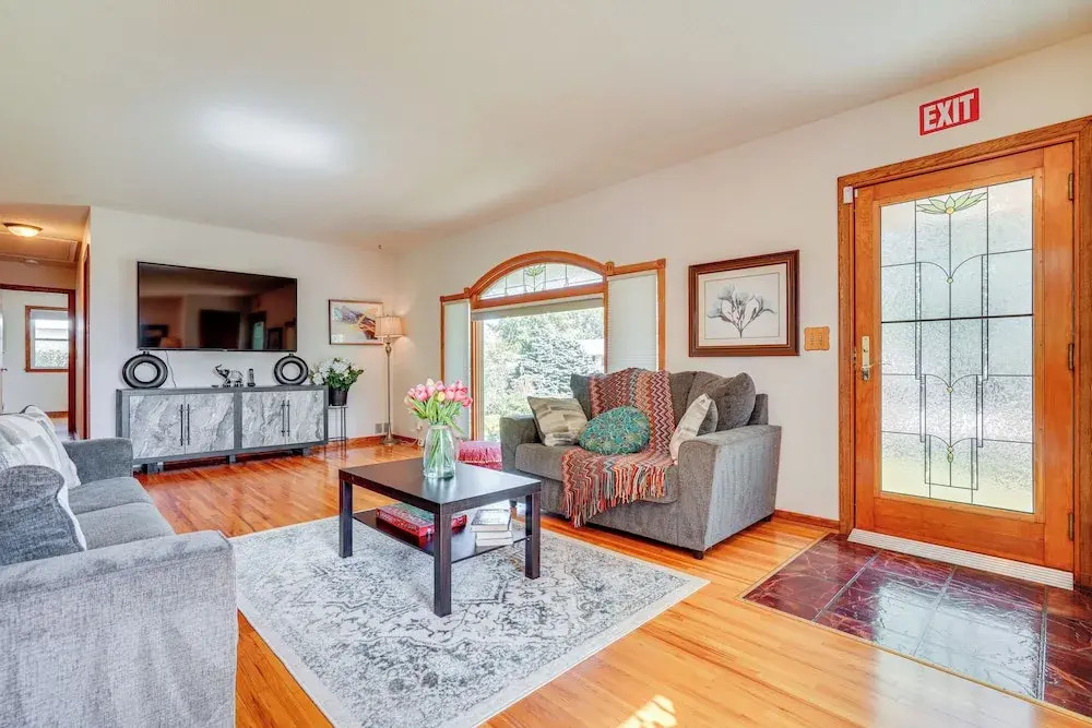 Spacious Cottage Grove Haven Near Downtown St Paul
