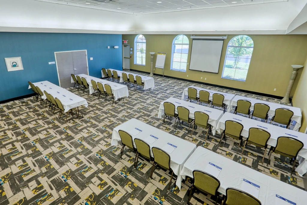 Holiday Inn Express Hotel & Suites Batavia -