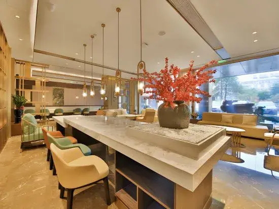 BORRMAN·Borrman Hotel (Guigang Wuyue Plaza High Speed Railway Station)