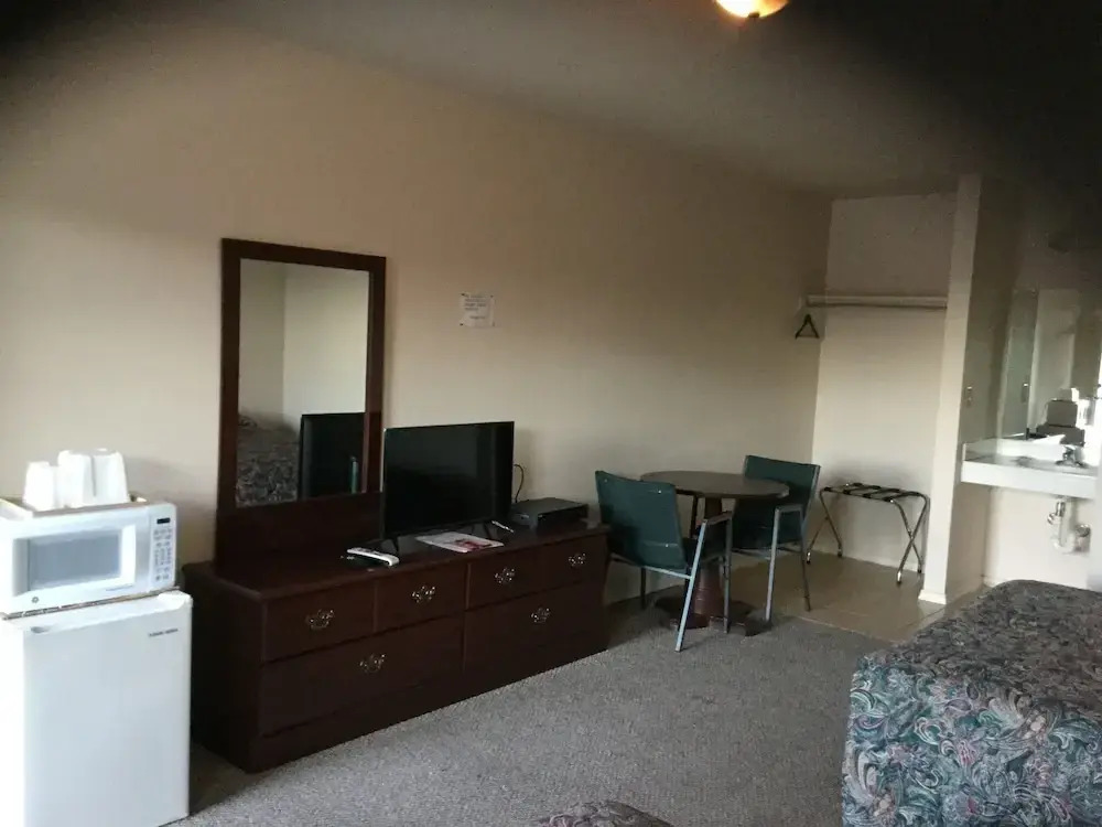 Americana Inn