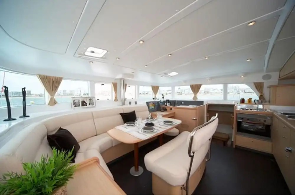 Discover Catamaran Phuket - LAGOON440