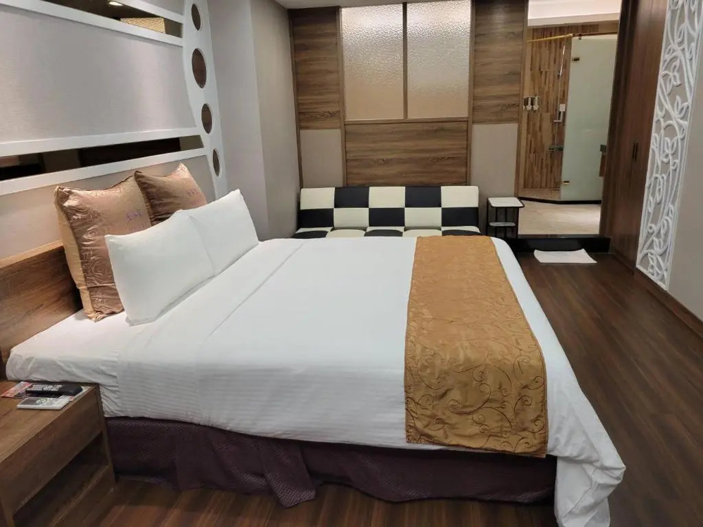 Golden Sands Motel