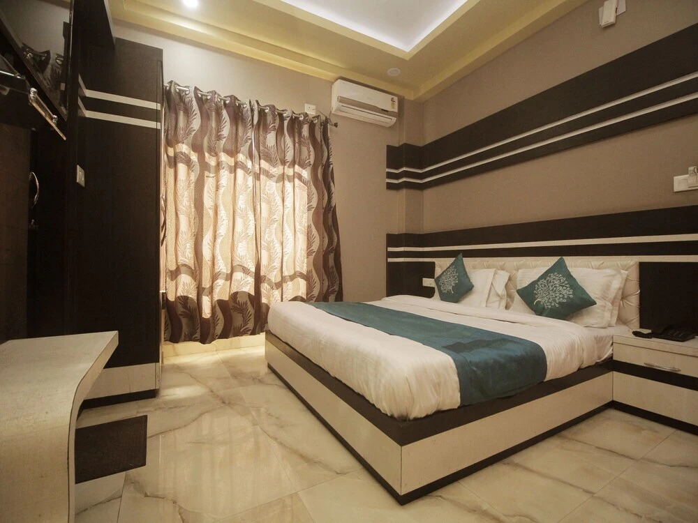 Hotel Saayein Residency