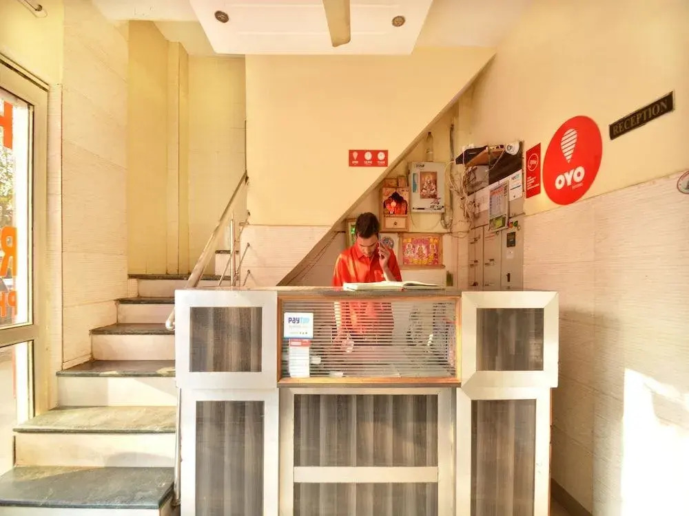 OYO 8073 Grand Residency