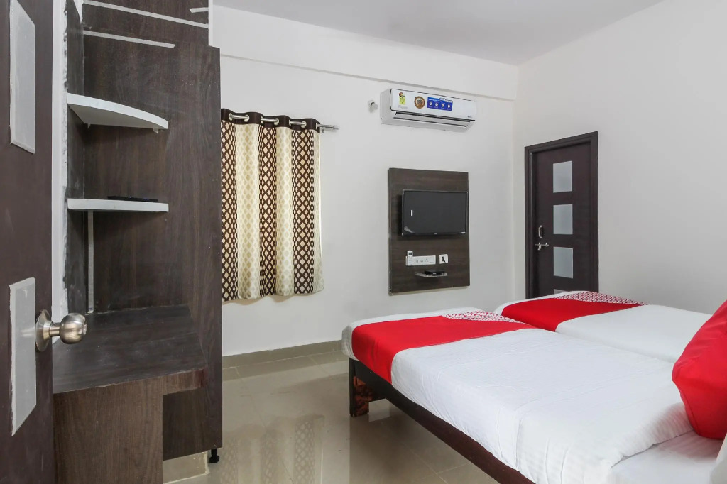 OYO 70452 Rk Hospitality