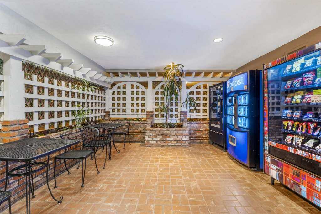 Best Western Plus Carriage Inn