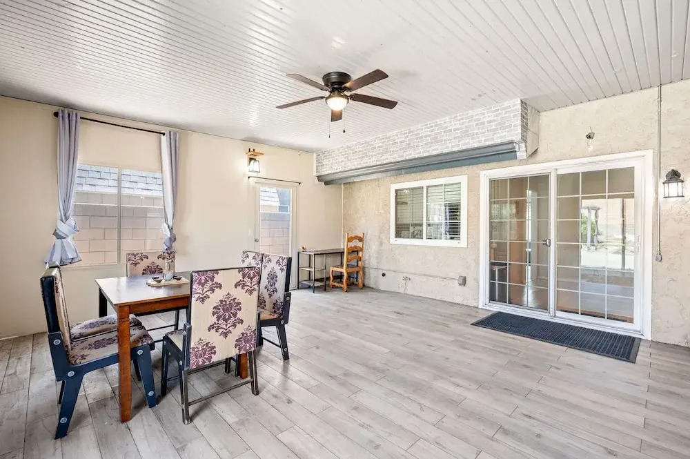 Spacious Family Retreat w Garden Modern Comfort