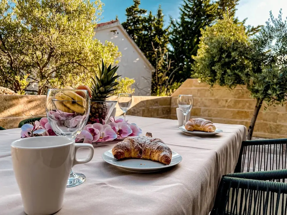 Pinia Apartments Bol