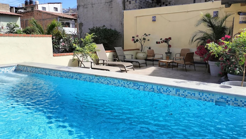Victoria Suites