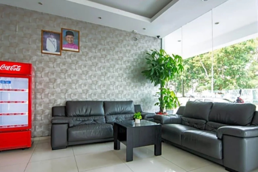 Hotel Zamburger Plaza Mahkota