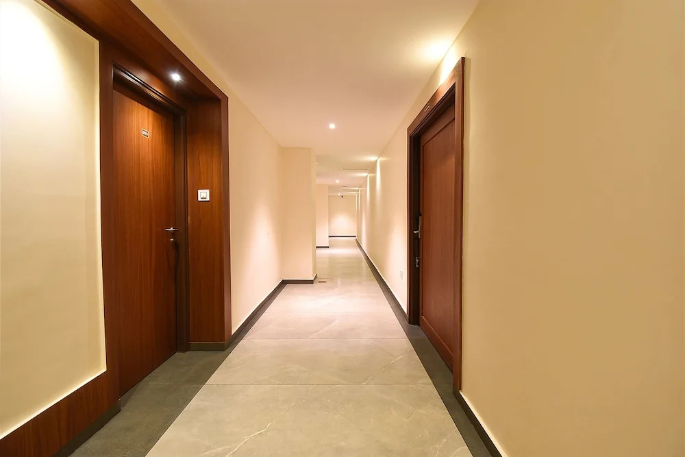 Fabhotel High Rise