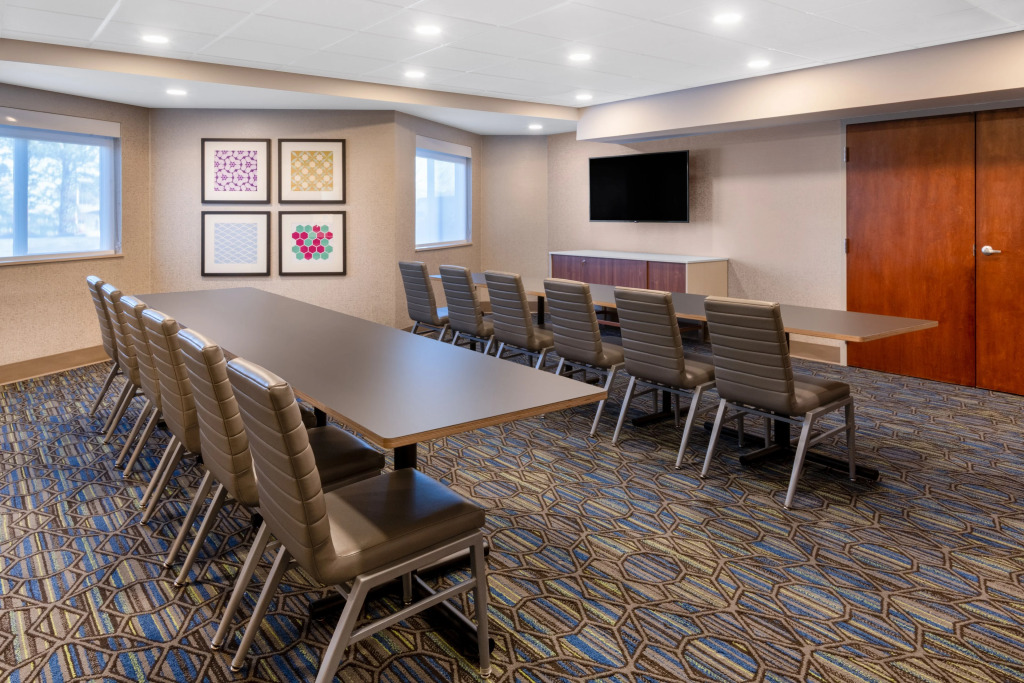 Holiday Inn Express & Suites Colorado Springs-Airport by IHG