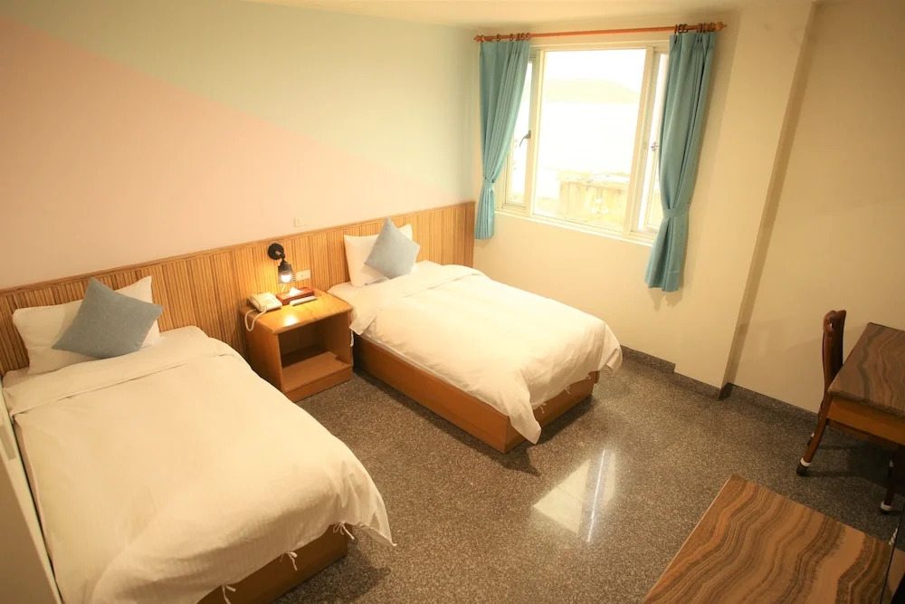 Holiday Hotel
