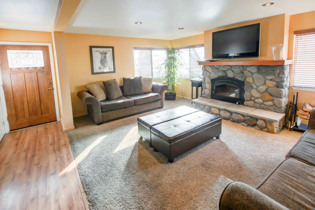 San Sierra 16 - One Bedroom Condo