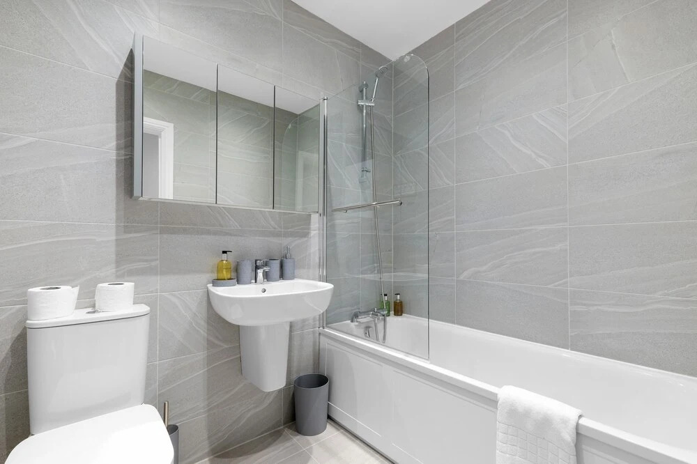 The Modern Apartments - 2 Bedroom with Parking by 360Stays
