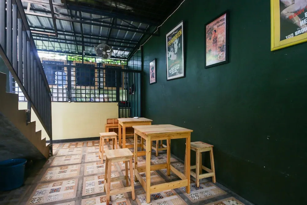 Airy Eco Rempoa Flamboyan Raya F2 Tangerang Selatan