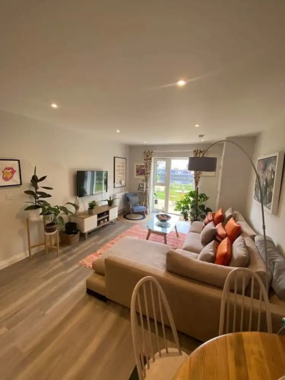 New Canal-side Apartment With Private Terrace!