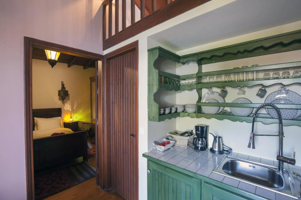 Dandy on the Hill in Parnassus  | Guest House Dafne| 3 people