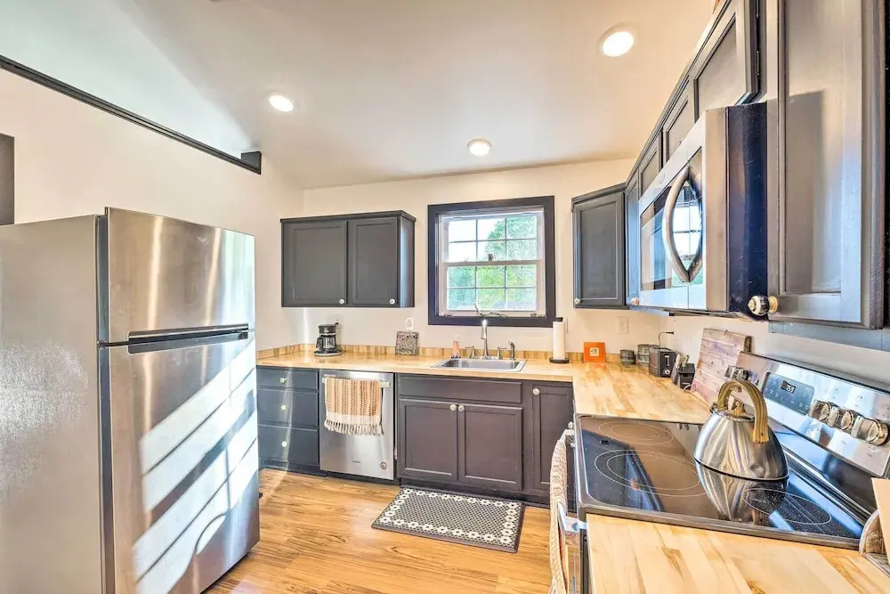 Modern Louisville Apartment w/ Furnished Deck