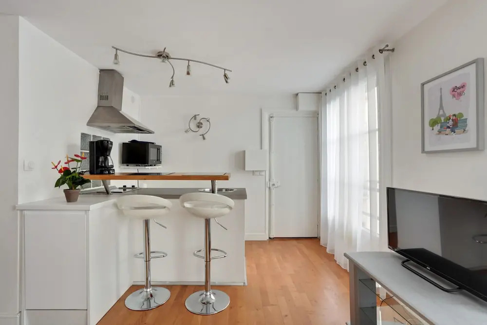 3 people apartment - Paris center by Weekome