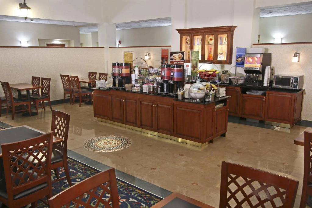 Hampton Inn & Suites By Hilton - Rockville Centre