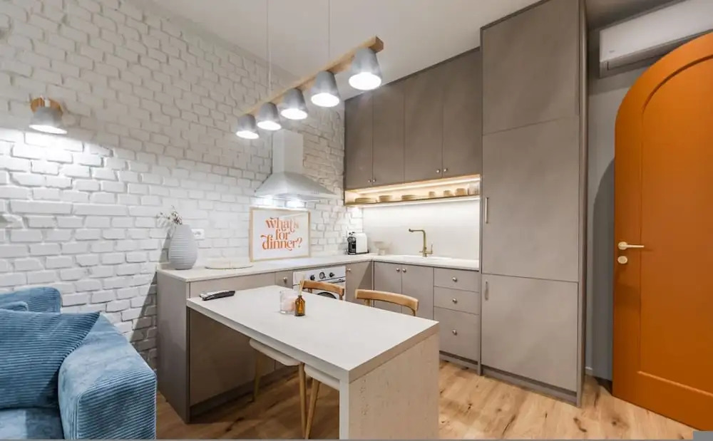 The Homey Flat Stylish 2BR City Apartment