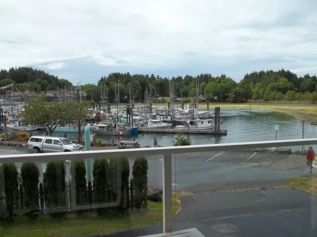 Bayshore Waterfront Inn