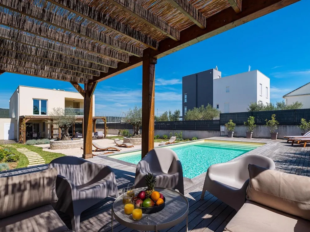 Nice Villa With Private Pool, Fenced Garden, Roofed Terrace, Near the Beach