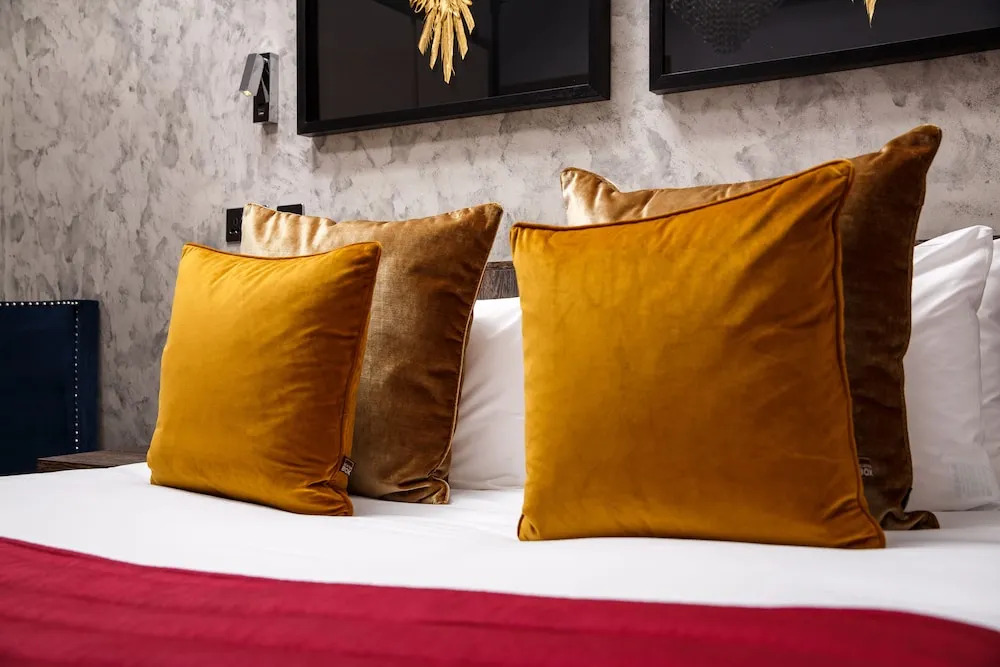 Signature Suites