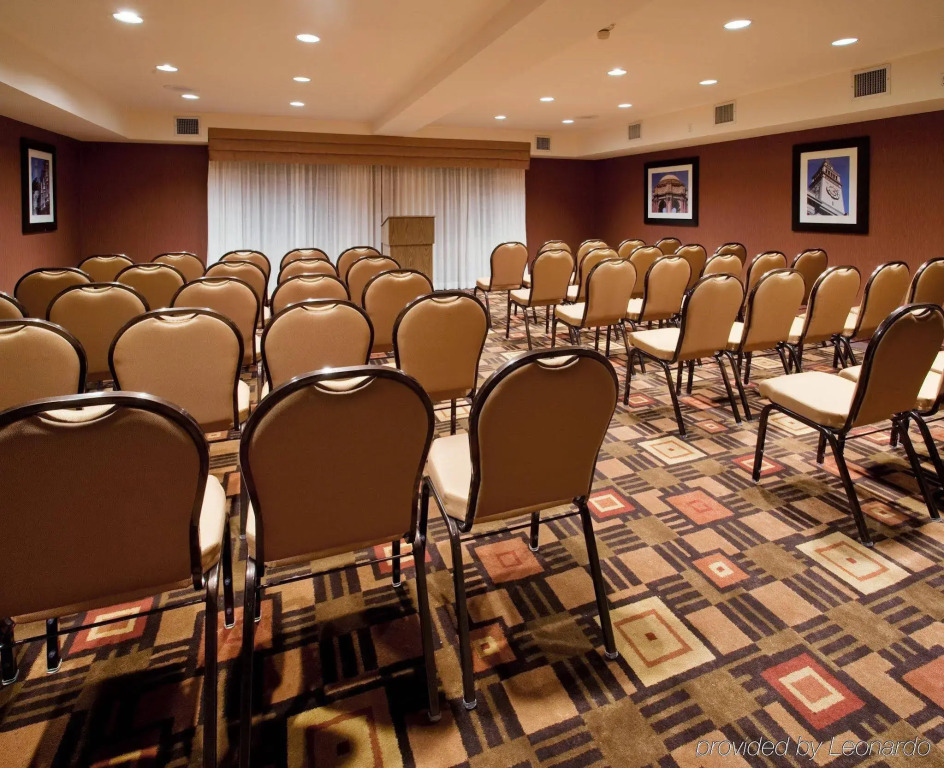 Holiday Inn Express Hotel & Suites Belmont by IHG