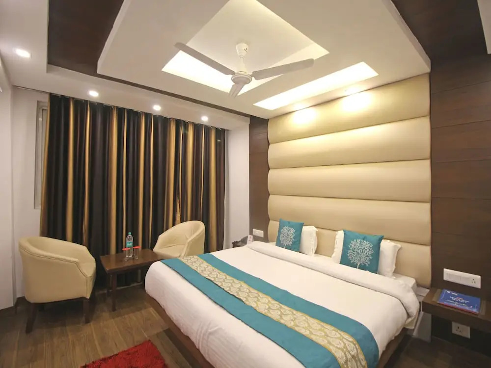 OYO 6119 Hotel Royal Classic