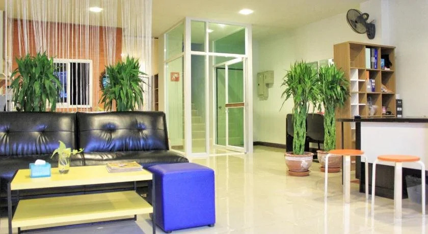 Ananas Central Phuket Hostel