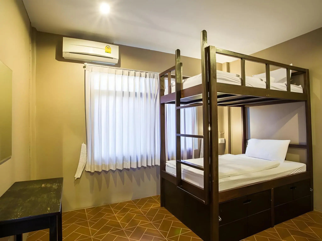 Pak-Up Hostel