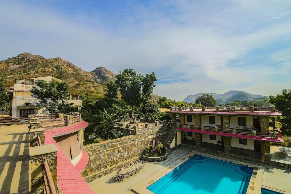 OYO 24395 Hills Retreat Resort