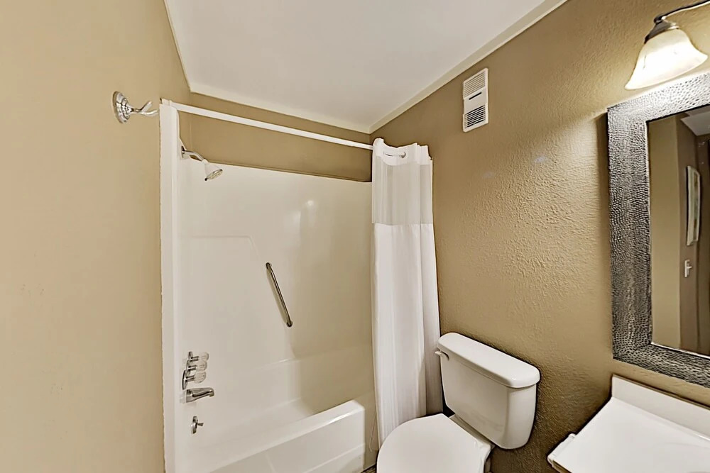 Mbre331a 2 Bedroom Condo