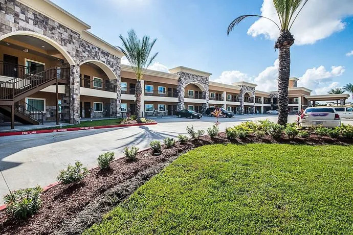 Oakwater Resort