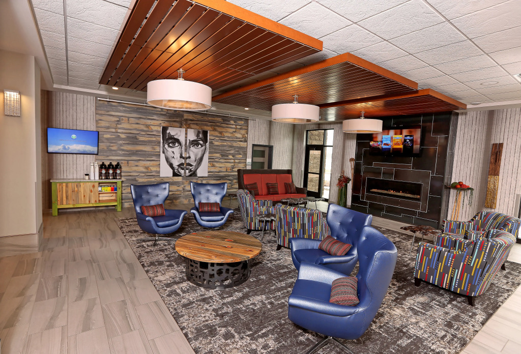 Holiday Inn & Suites Sioux Falls - Airport by IHG