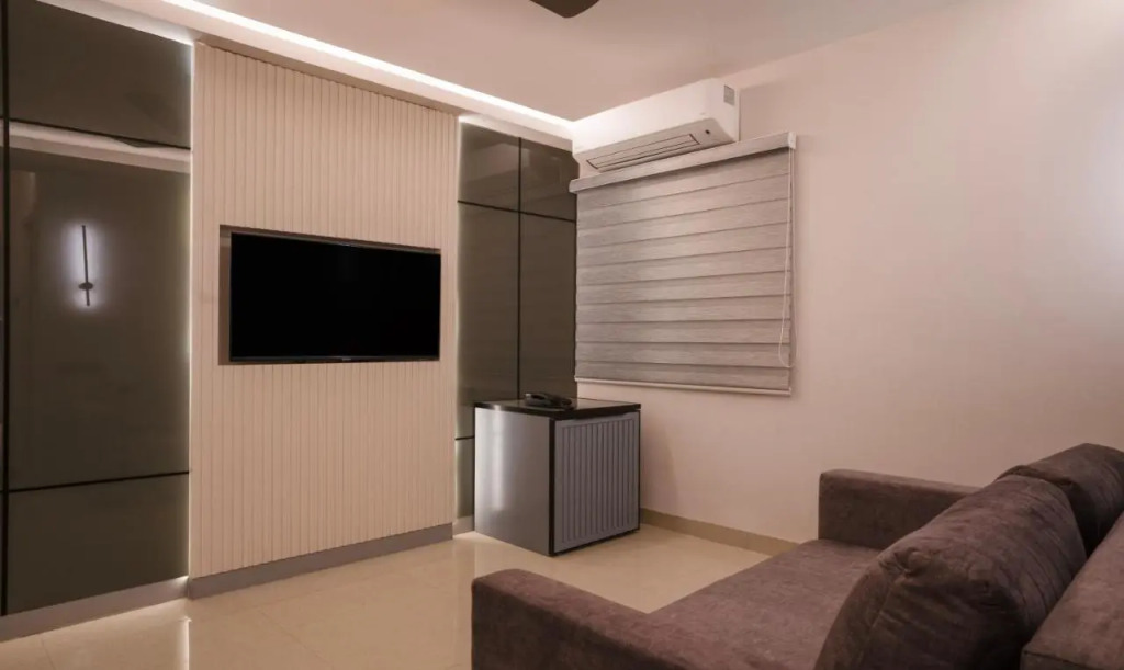 Treebo Premium D Consulate, 5 Mins Walk To Us Consulate