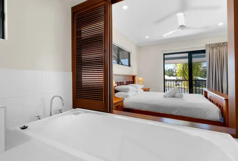 Bright 3-bedroom Beachside Stay With Pool & BBQ