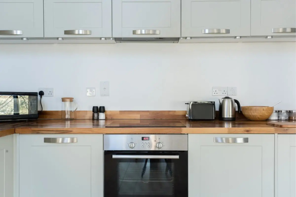 The Cliffside Loft - Distinctly Modern 3BDR Riverside Home
